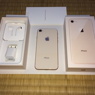 iPhone8　64GB　SIMフリー（ゴールド）