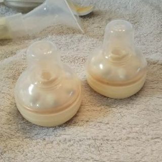 メデラ手動搾乳器、母乳ボトル、スチーム消毒バッグをセットで‼の画像