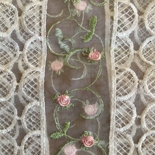 【新品】値下げしました！レース 薔薇刺繍カフェカーテンの画像