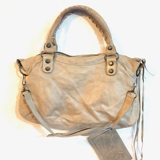 BALENCIAGA　定価10万超え　ザファーストレザー　２way ショルダー　