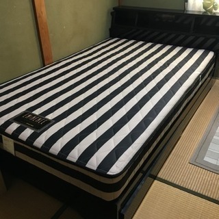 【交渉中】セミダブルベッド【フランスベッド】