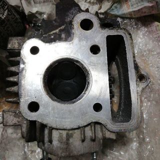 スーパーカブ50シリンダーヘッド(12V)