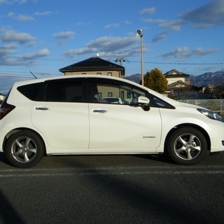 サクッと加速！電気自動車　ノートｅパワー　最上車メダリスト　　ワンオーナーカー　の画像