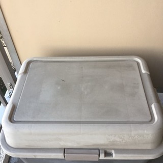 ベランダ収納物入れ