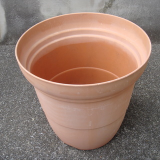 大型植木鉢(茶)(プラスチック製)