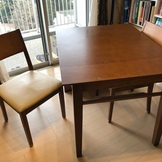 伸縮式ダイニングテーブル&椅子2脚セットの画像