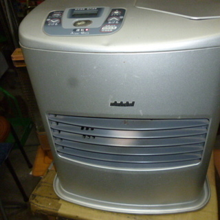 中古品　04年製　TOYOTOMI　石油ストーブ　１台