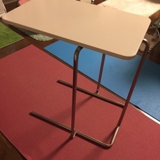IKEAのサイドテーブル