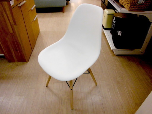 Herman Miller のシェルチェアをご紹介！