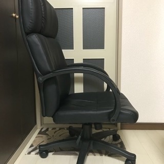 オフィスチェアー