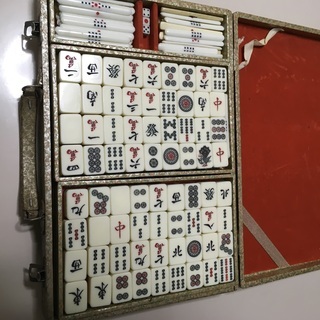 麻雀牌 手提げ箱入 マージャンパイ 中古