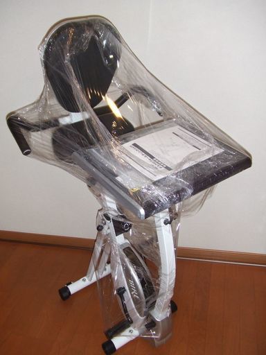 福岡県北部配達設置 又は 直接引取限定 / 新品同様！組立済 デスク付 フォールディングバイク エアロバイク フィットネスバイク IMC-61