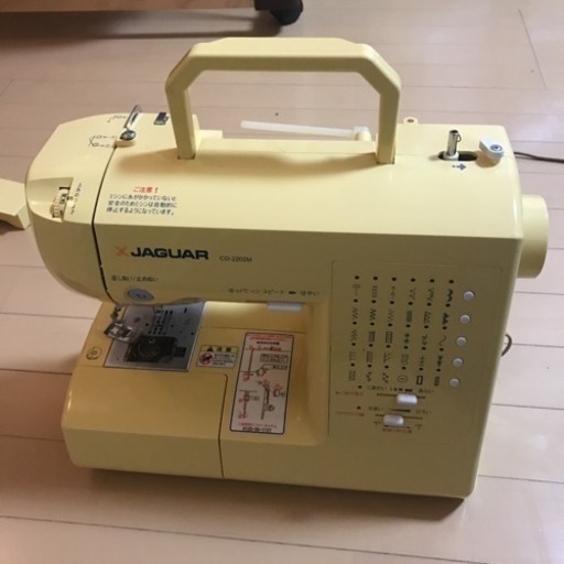 ジャガーコンピューターミシン CD-2202M、ワイドテーブル付き