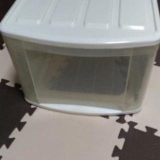 収納ケース300円