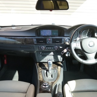 検査31年4月335iクーペMスポーツPKG 直6ツインターボ306PS/希少白革/HDDナビ/idrive/コンフォートアクセス/VIPERセキュリティ/パドルシフトの画像