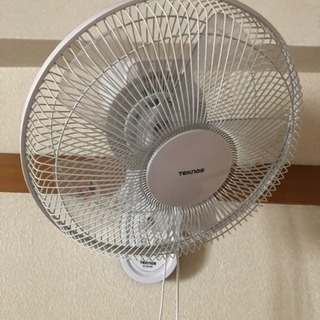 壁掛け扇風機