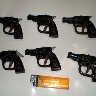 ブリキ製ミニ拳銃６丁