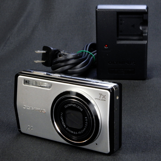 OLYMPUS デジタルカメラ μ-7000 1200万画素 光学7倍ズーム シルバー  Used