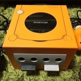 すぐ遊べるゲームキューブセット！本体＋コントローラー4つ＋ソフト６本の画像