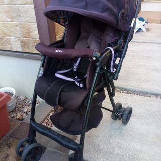 アップリカ　ベビーカーの画像