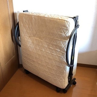1月末まで。折畳み電動ベッド