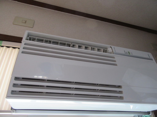 窓用エアコン（2つあります）