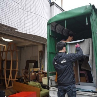 オシャレな家具・雑貨に毎日触れられるリユースインテリアショップスタッフ/世田谷近郊に6店舗のインテリア専門型リサイクルショップの画像