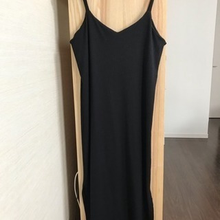 サイドスリットワンピース