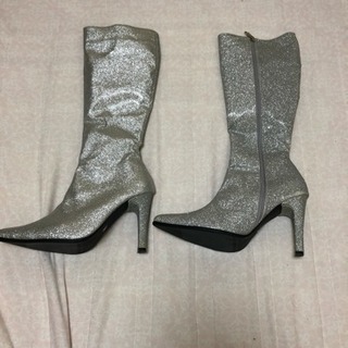 ピンヒール、ロングブーツ