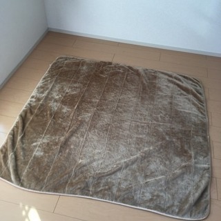 こたつ掛け敷きぶとんのみ さしあげます