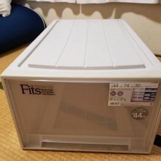収納ケース　衣装ケース（お取引中）