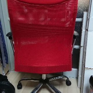 デスク チェア レッド 布製カバー付きの画像