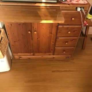カントリー調のレンジ台です。