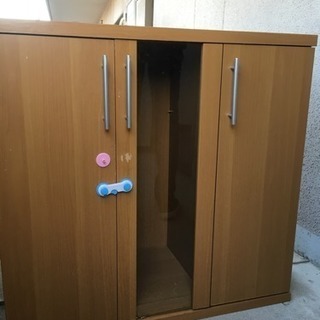 食器棚 傷あり