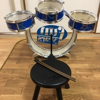 おもちゃのドラムセット