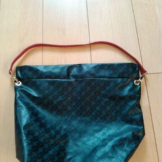 ゲラルディー二ショルダーバッグ　超美品