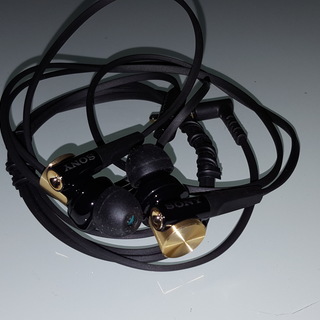 sony製カナル型イヤホン mdr-xba70