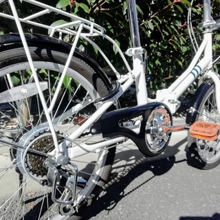 中古・極美品】折りたたみ自転車 20インチ オートライト 洗車
