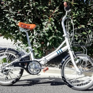 中古・極美品】折りたたみ自転車 20インチ オートライト 洗車