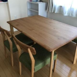 定価26000円ニトリ　４人掛け用ダイニングテーブル美品