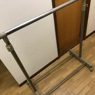 今日中優先！ハンガーラック(再投稿)