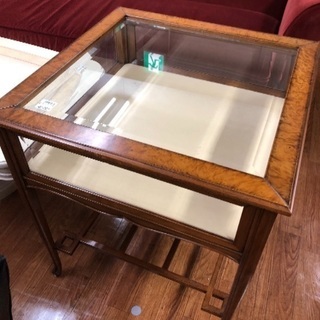 平台タイプのコレクションテーブル！無垢材仕様の拘りの逸品！
