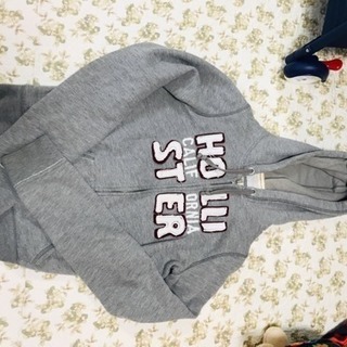 HOLLISTER パーカーの画像