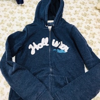 HOLLISTER パーカーの画像