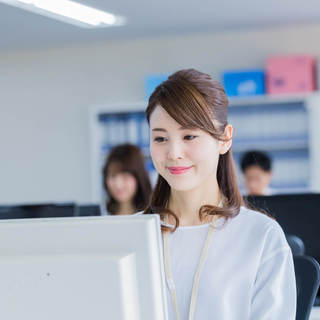 ★髪型、服装、ネイル自由★未経験でも経験者でも大歓迎♪カンタン事務作業!!の画像