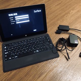 surface RT 32GB 出力ケーブル・ケース付き
