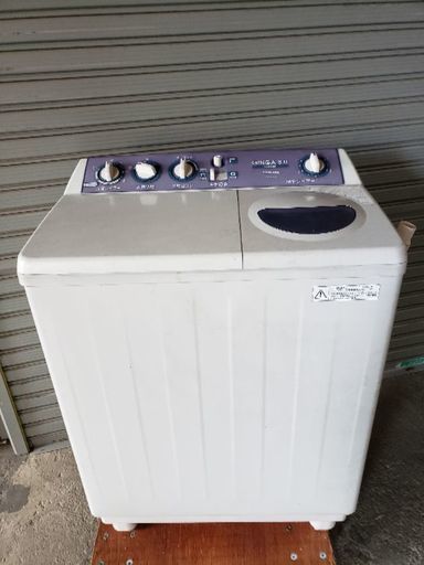 東芝の2槽式洗濯機の中古品です。