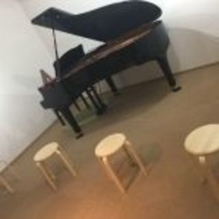 ピアノ、リトミック、サックスなど初心者から習えます。
