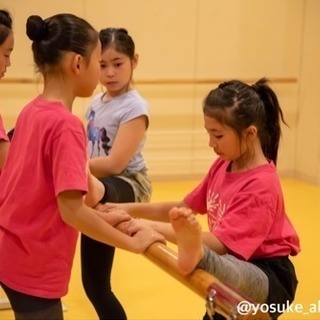 チアダンスのためのバレエ基礎クラスの画像
