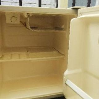1ドア小型冷蔵庫 46Lの画像